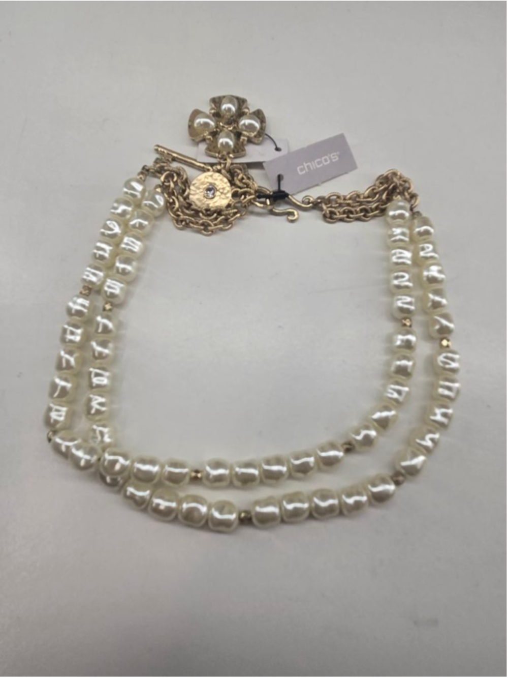 NWT Chico's Necklace Faux Pearl Double Strand White Goldtone Medallion Key Charm - Picture 10 of 13